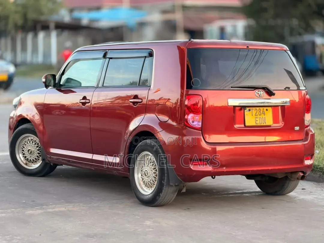 Toyota Rumion 1.5 FWD 2023 Red