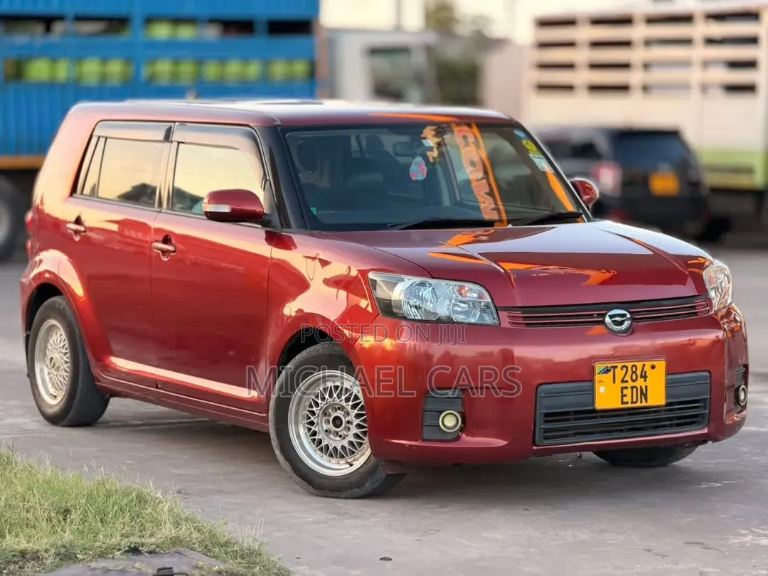 Toyota Rumion 1.5 FWD 2023 Red