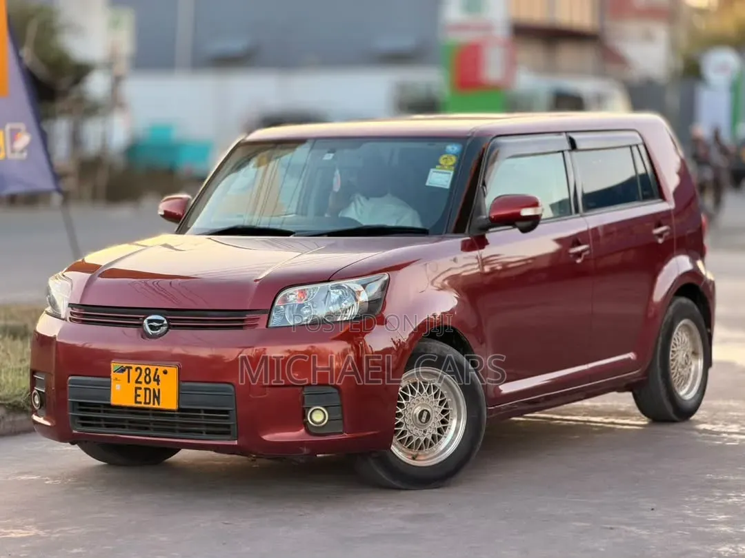 Toyota Rumion 1.5 FWD 2023 Red