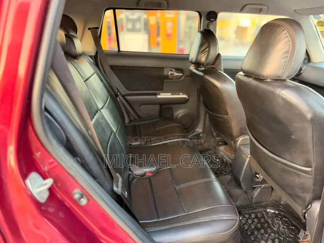 Toyota Rumion 1.5 FWD 2023 Red