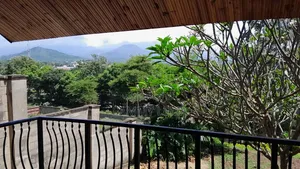 5bdrm Bungalow in Block C, Njiro for sale
