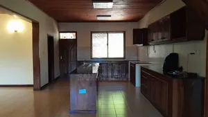 5bdrm Bungalow in Block C, Njiro for sale