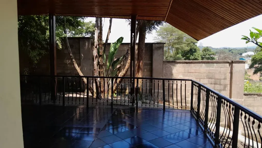 5bdrm Bungalow in Block C, Njiro for sale