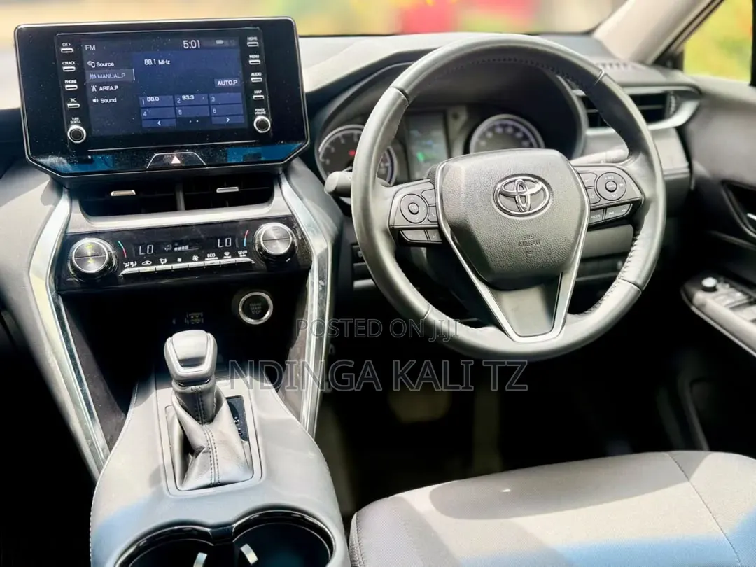 Toyota Harrier 2022 White
