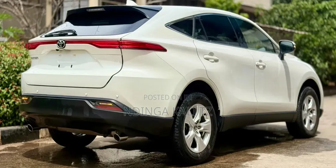 Toyota Harrier 2022 White