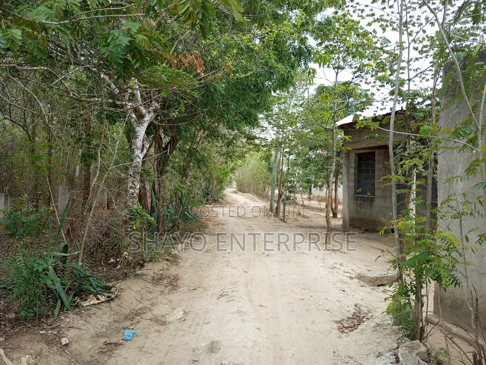 Kiwanja Kinauzwa Bunju a Mji Mpya
