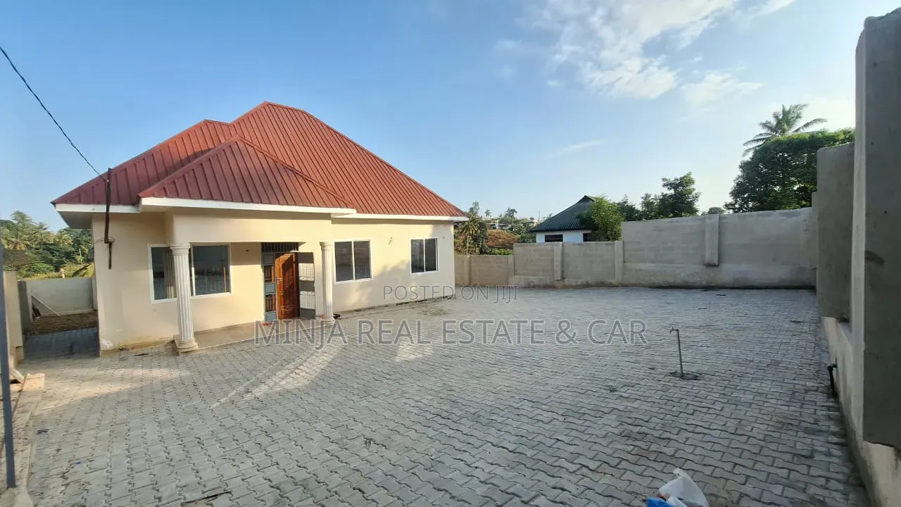 3bdrm House in Goba for sale