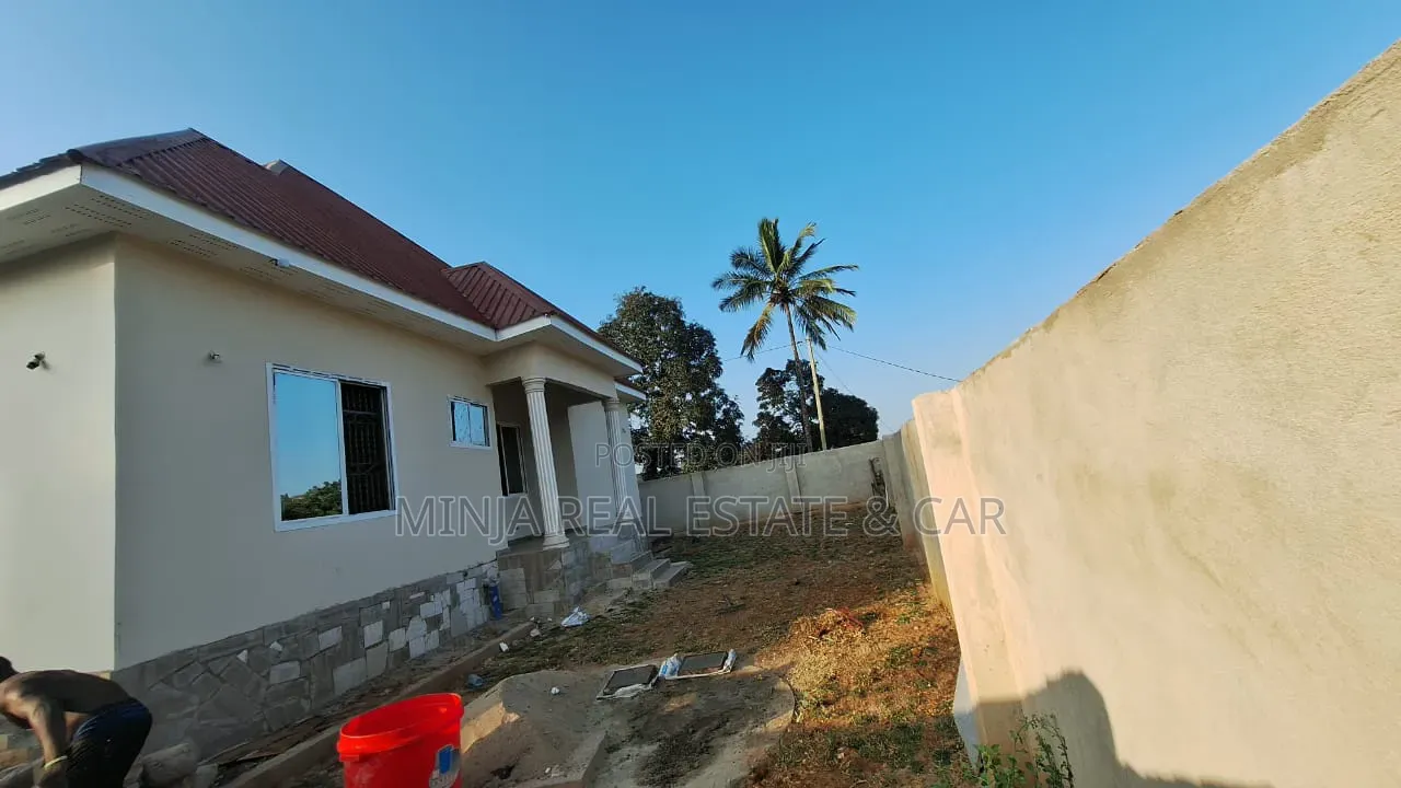 3bdrm House in Goba for sale