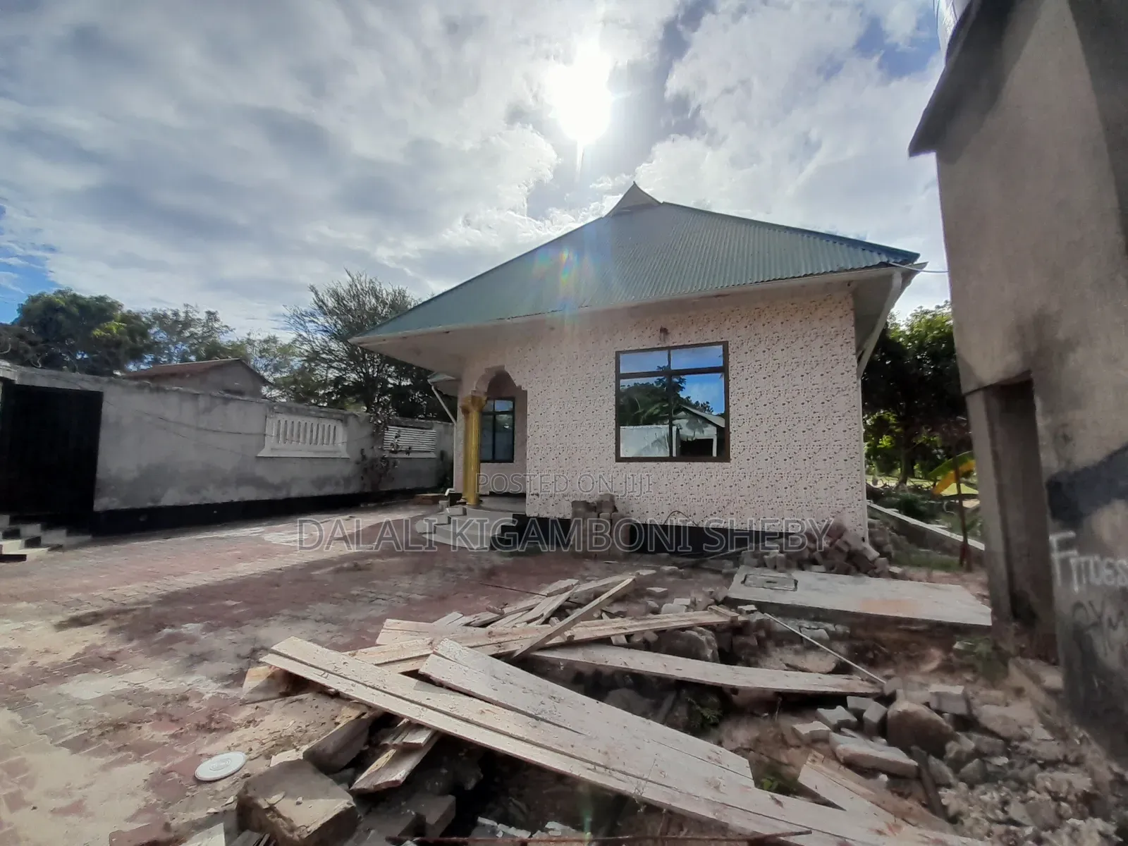 3bdrm House in Kigamboni Mwembe for sale