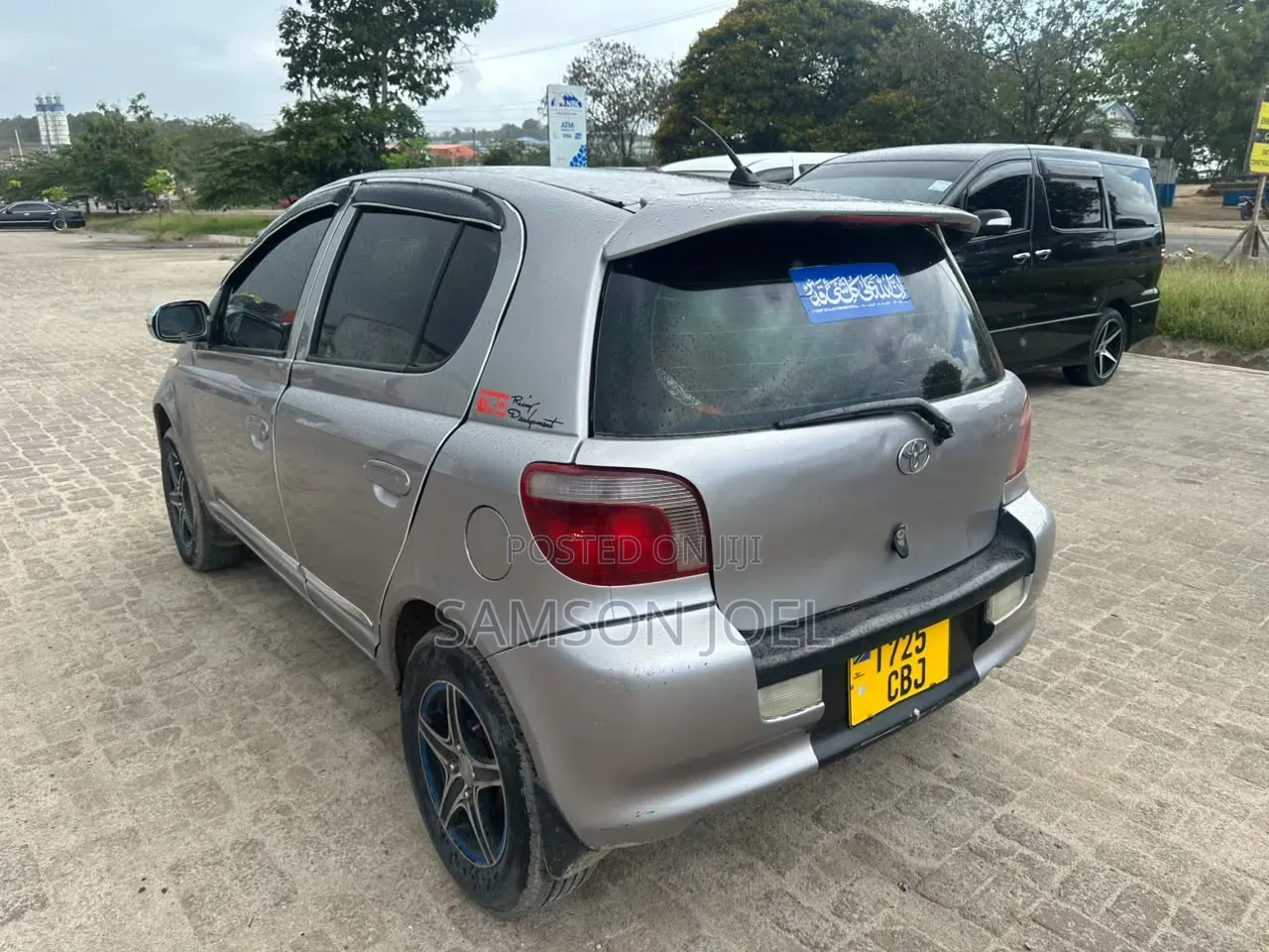 Toyota Vitz 2002 Silver