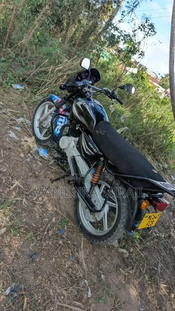 New Bajaj Boxer 125 2026 Black