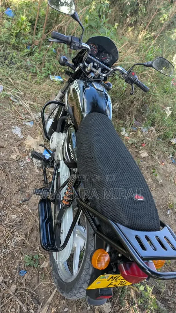 New Bajaj Boxer 125 2026 Black