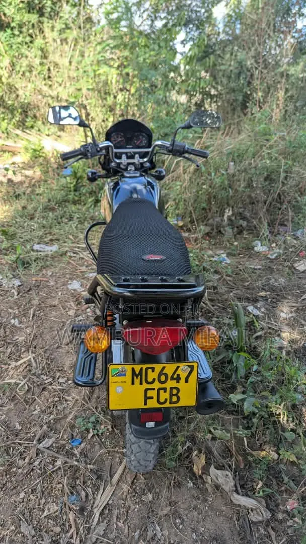 New Bajaj Boxer 125 2026 Black