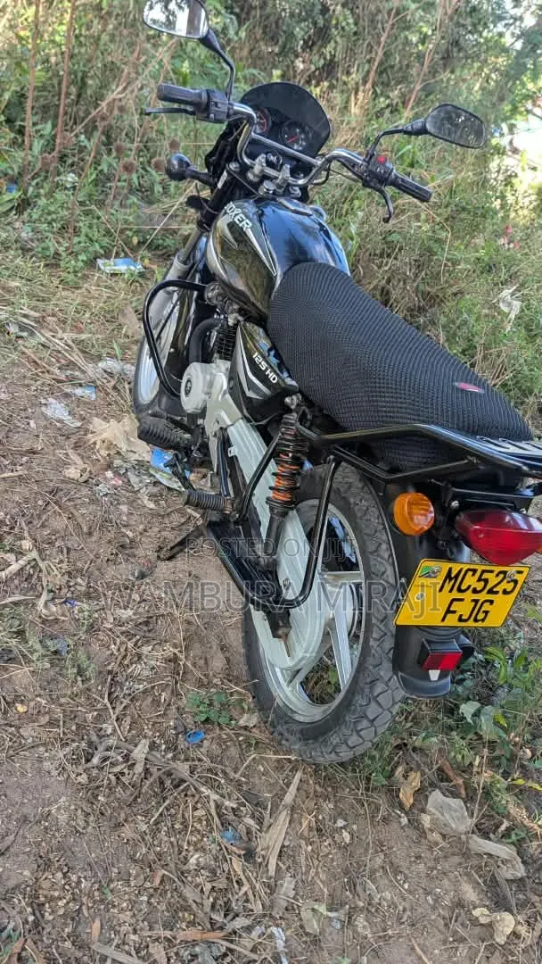 New Bajaj Boxer 125 2026 Black
