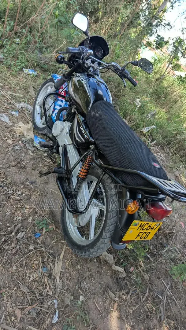 Bajaj Boxer 125 2026 Black