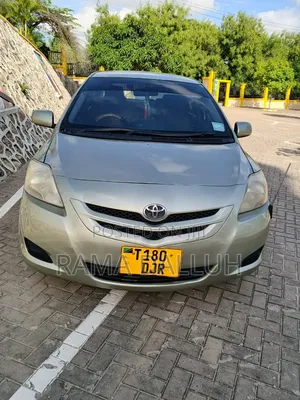 Toyota Belta 2006 Gold