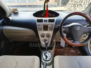 Toyota Belta 2006 Gold