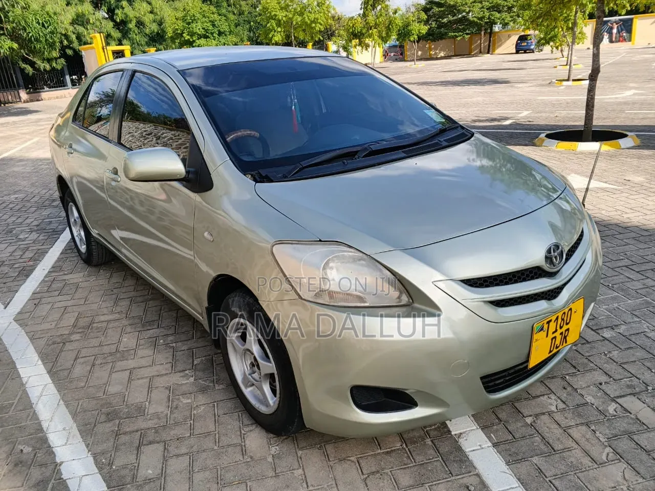 Toyota Belta 2006 Gold
