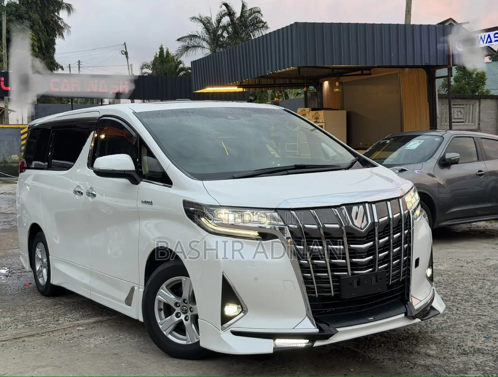 Toyota Alphard 2.5 Hybrid AWD 2019 White
