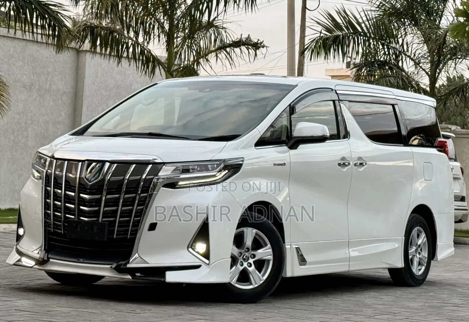 Toyota Alphard 2.5 Hybrid AWD 2019 White