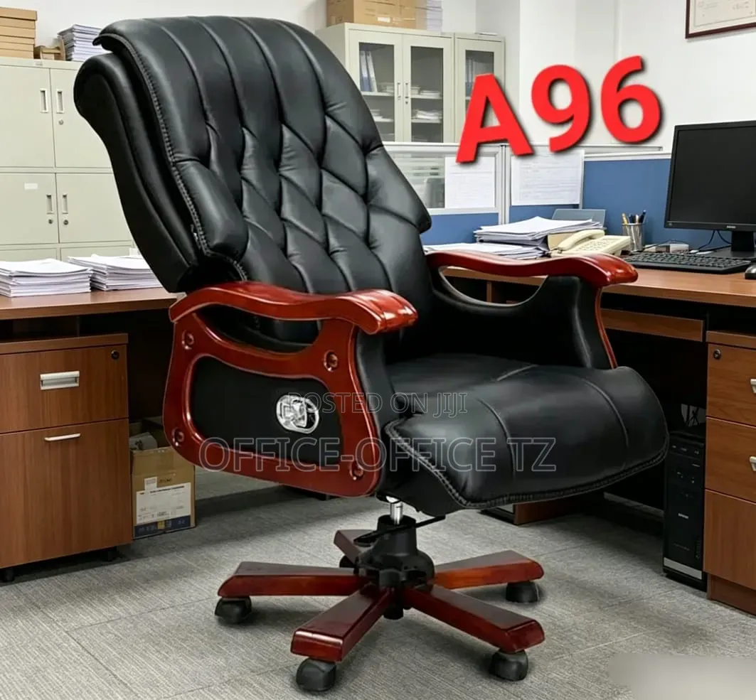 Executive Chair (Brown)