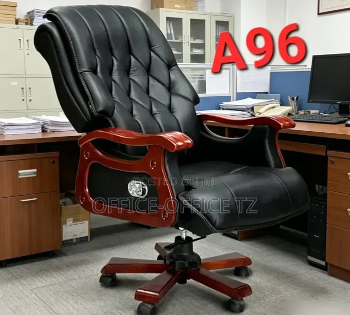 Executive Chair (Brown)