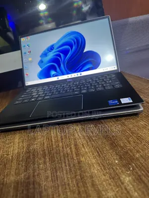 Laptop Dell Vostro 13 5300 8GB Intel Core i5 SSD 256GB