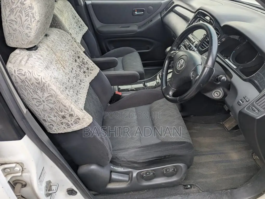 Toyota Kluger 2001 White