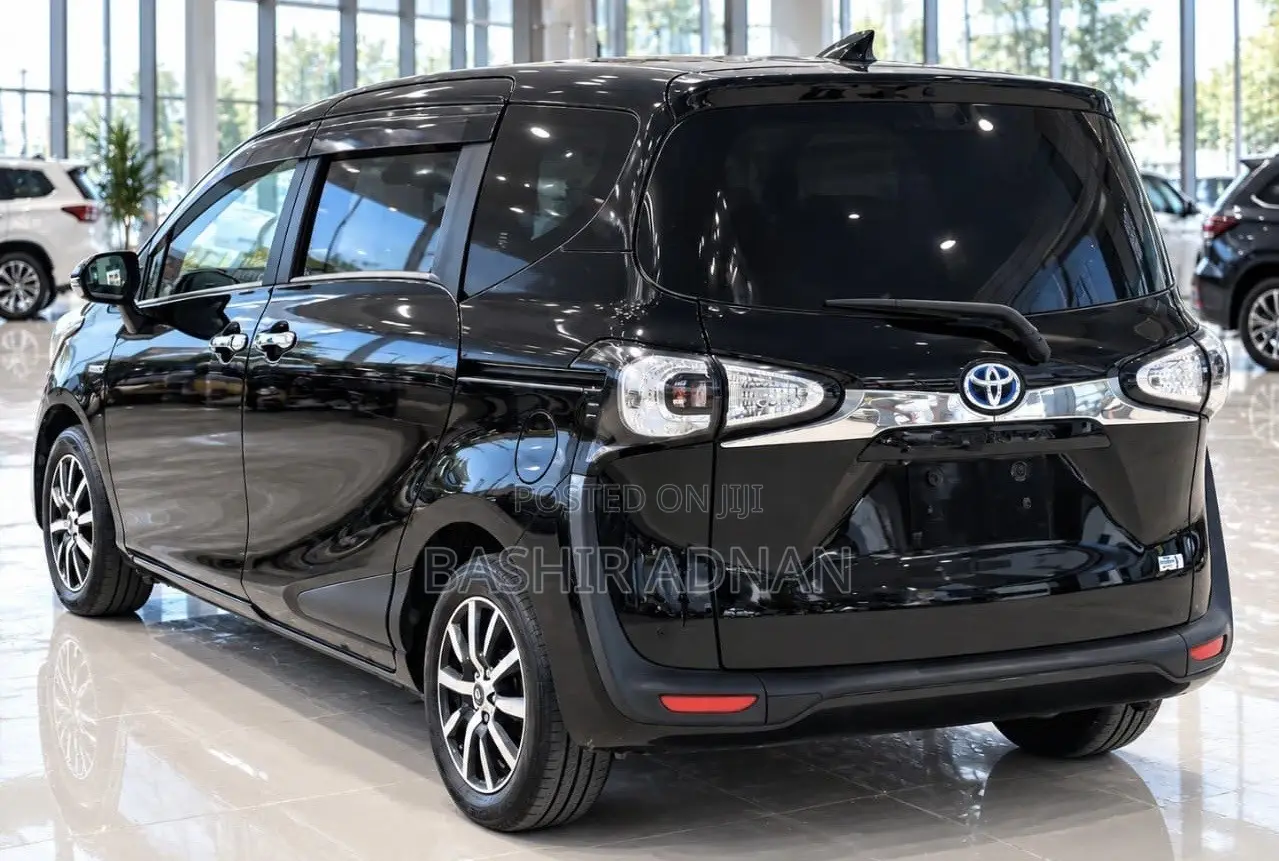Toyota Sienta 1.5 Hybrid FWD (6-seater) 2016 Black