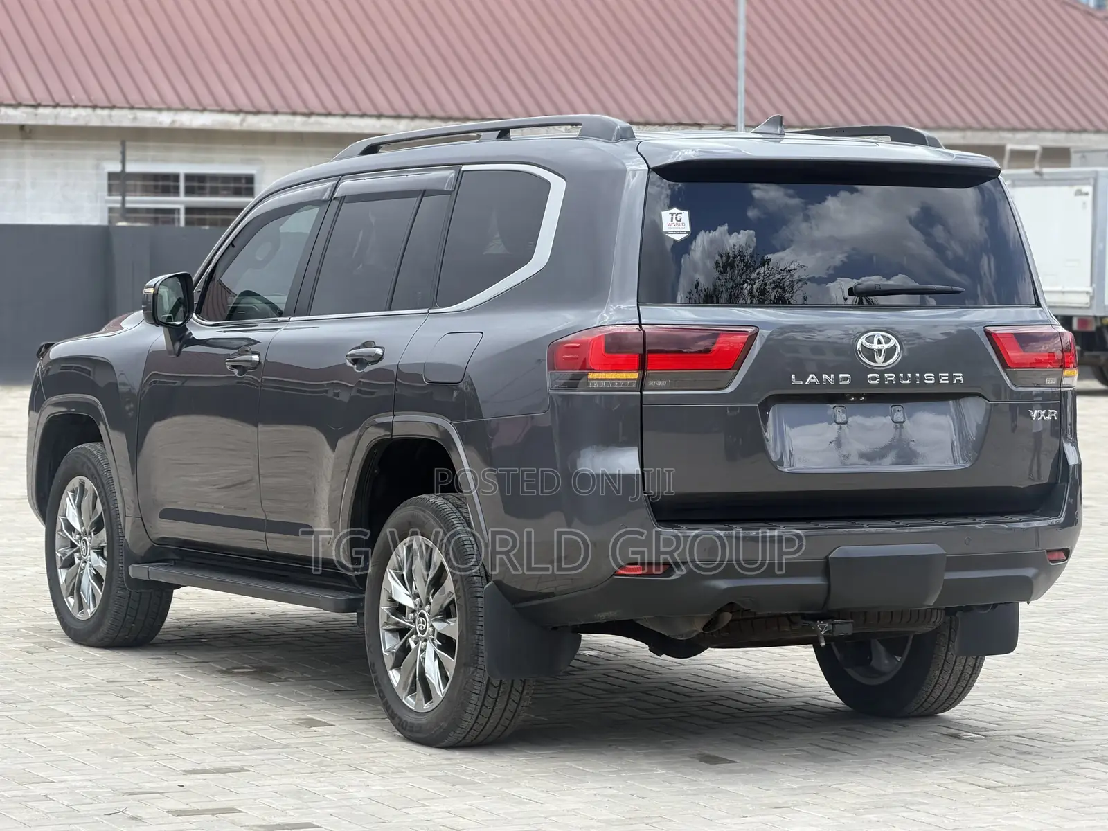 Toyota Land Cruiser LC300 2024 Gray