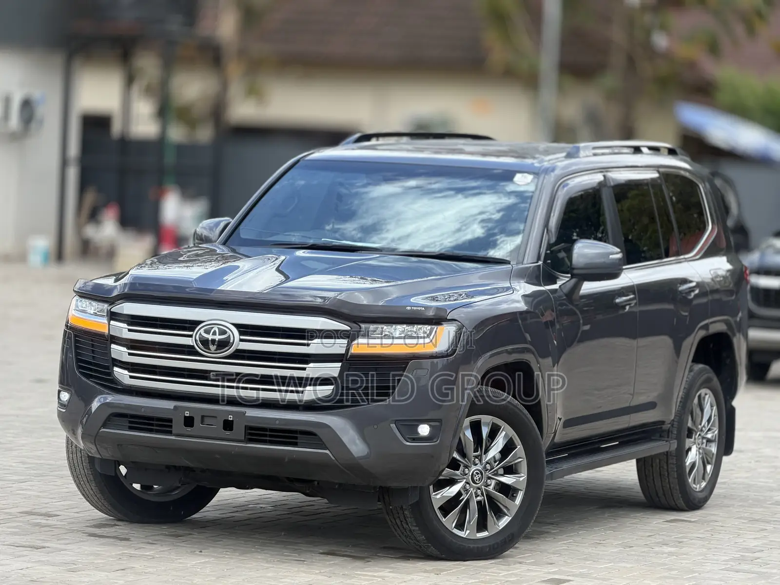 Toyota Land Cruiser LC300 2024 Gray