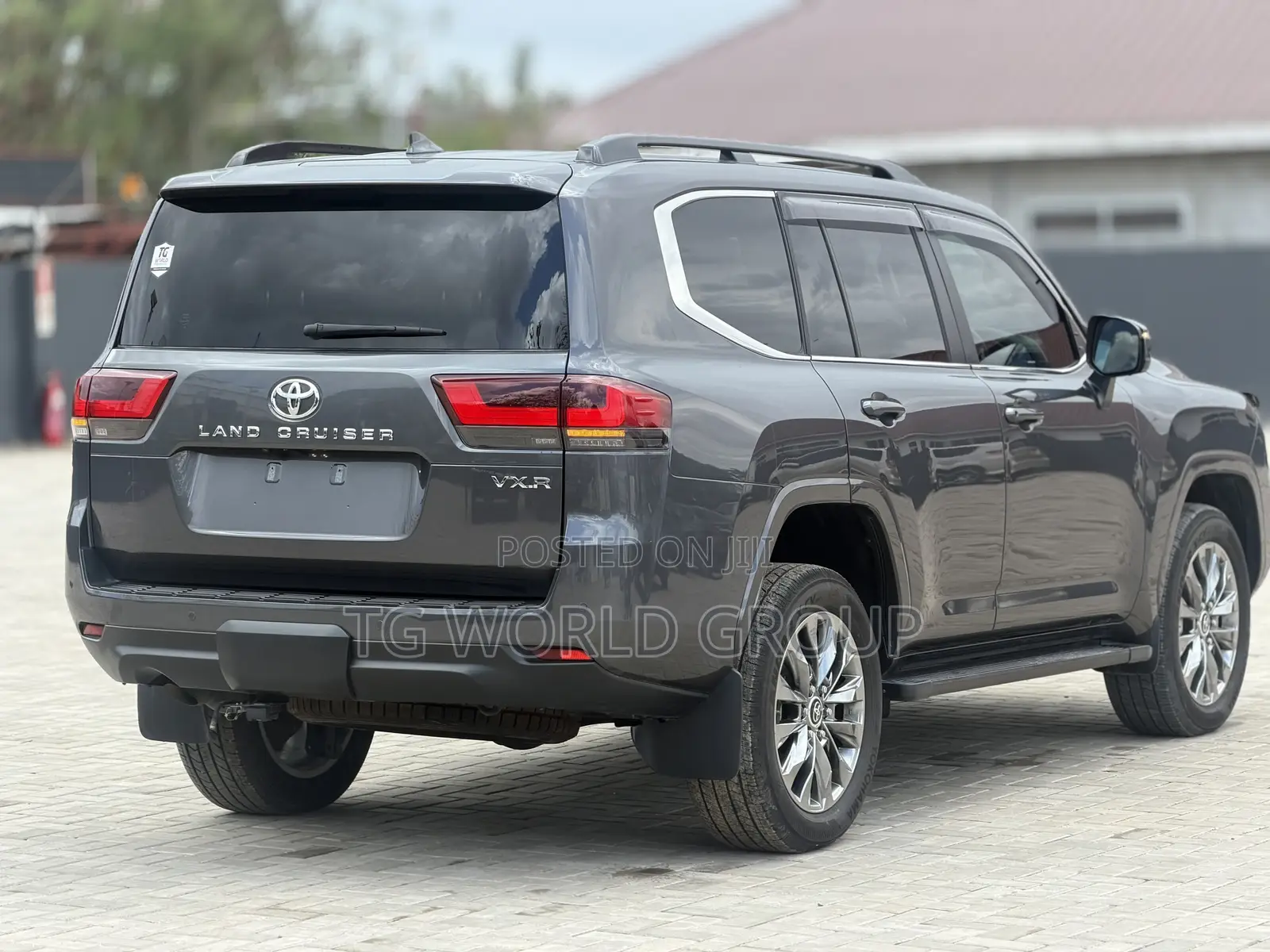 Toyota Land Cruiser LC300 2024 Gray