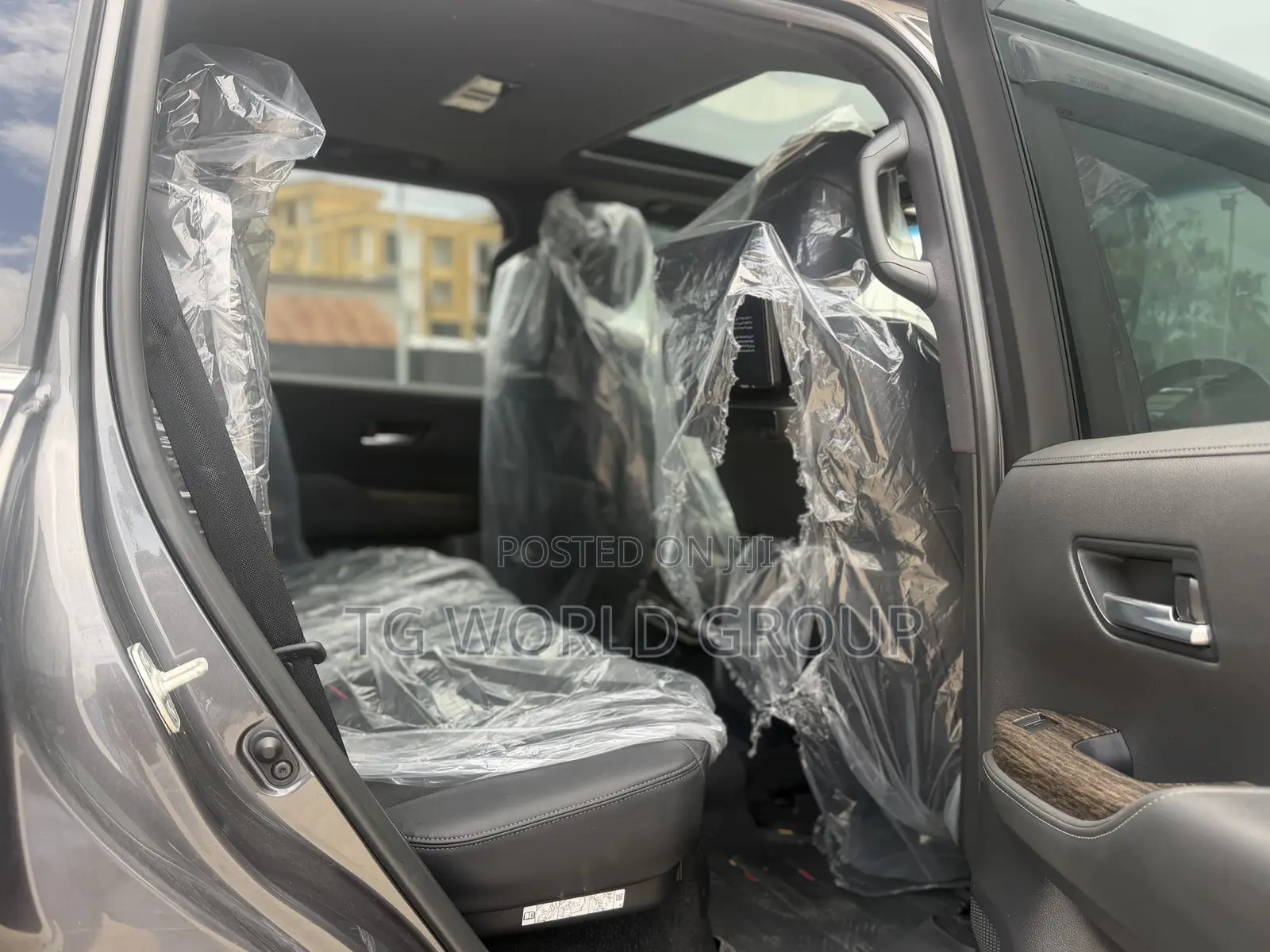 Toyota Land Cruiser LC300 2024 Gray