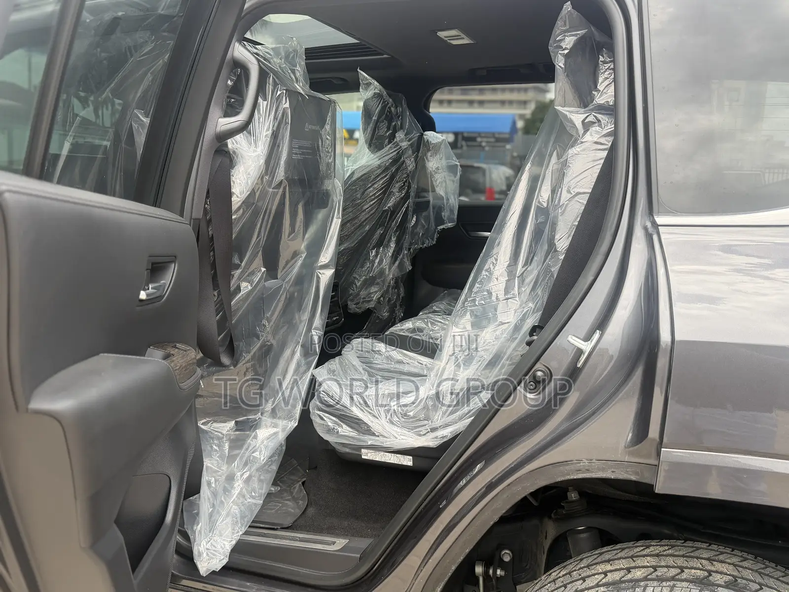 Toyota Land Cruiser LC300 2024 Gray