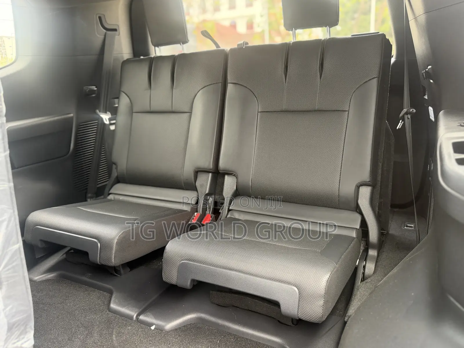 Toyota Land Cruiser LC300 2024 Gray