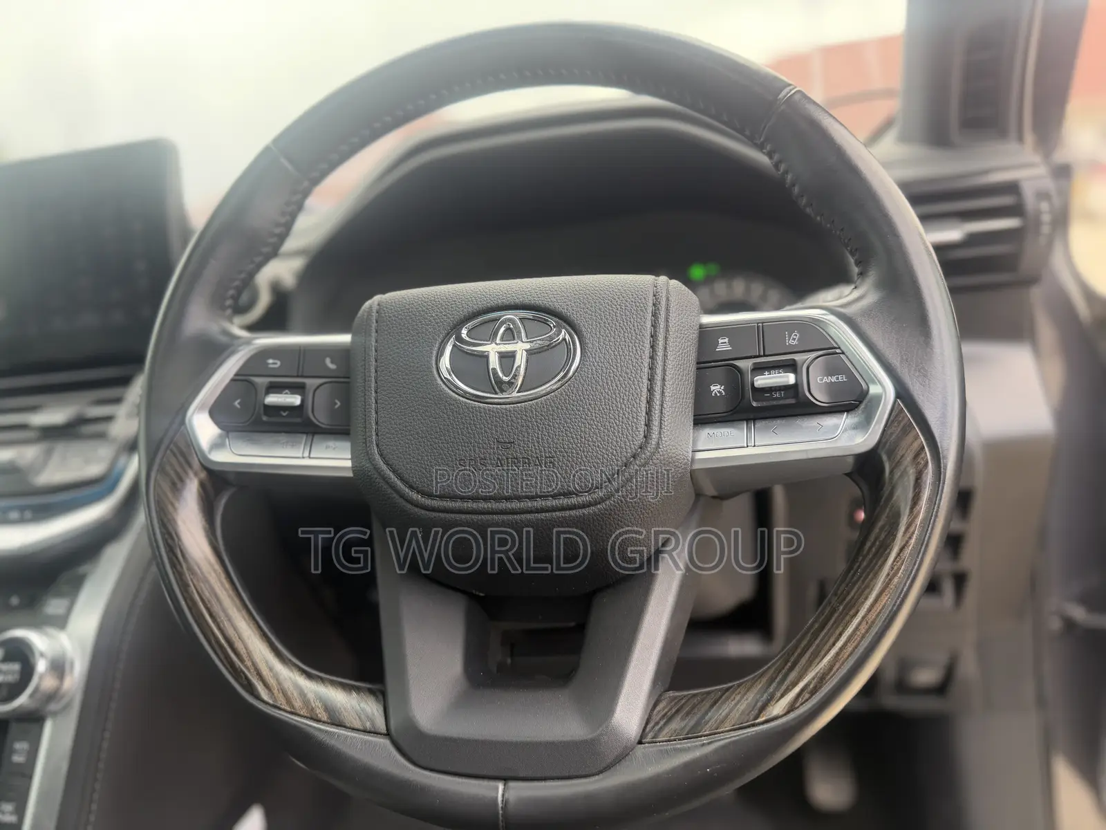 Toyota Land Cruiser LC300 2024 Gray