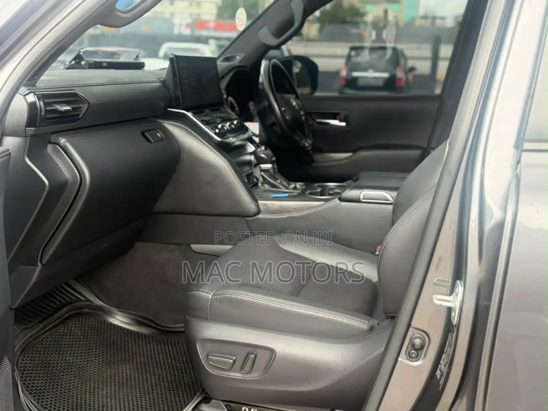 Toyota Land Cruiser 2024 Gray