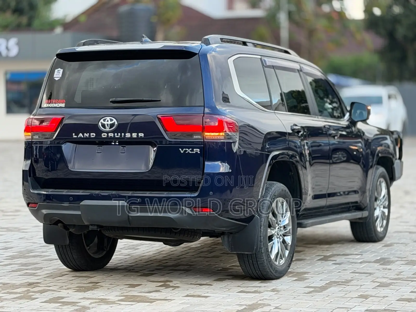 Toyota Land Cruiser LC300 2024 Blue