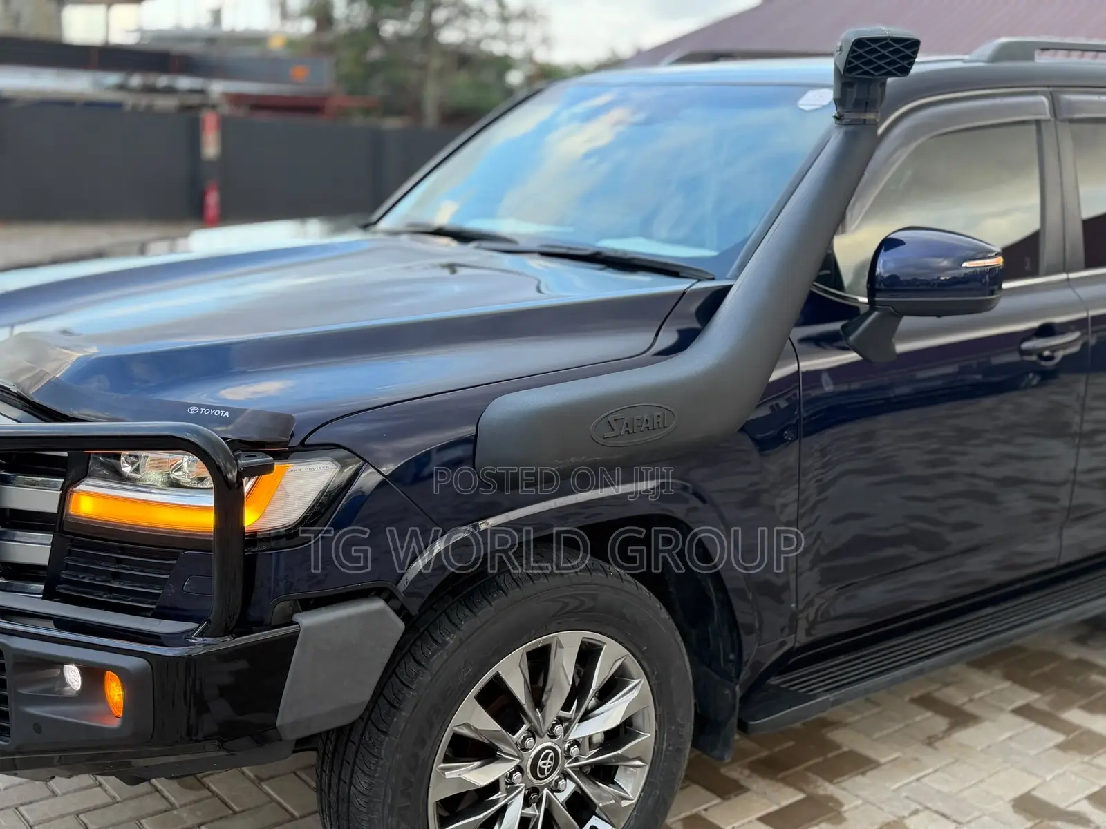 Toyota Land Cruiser LC300 2024 Blue