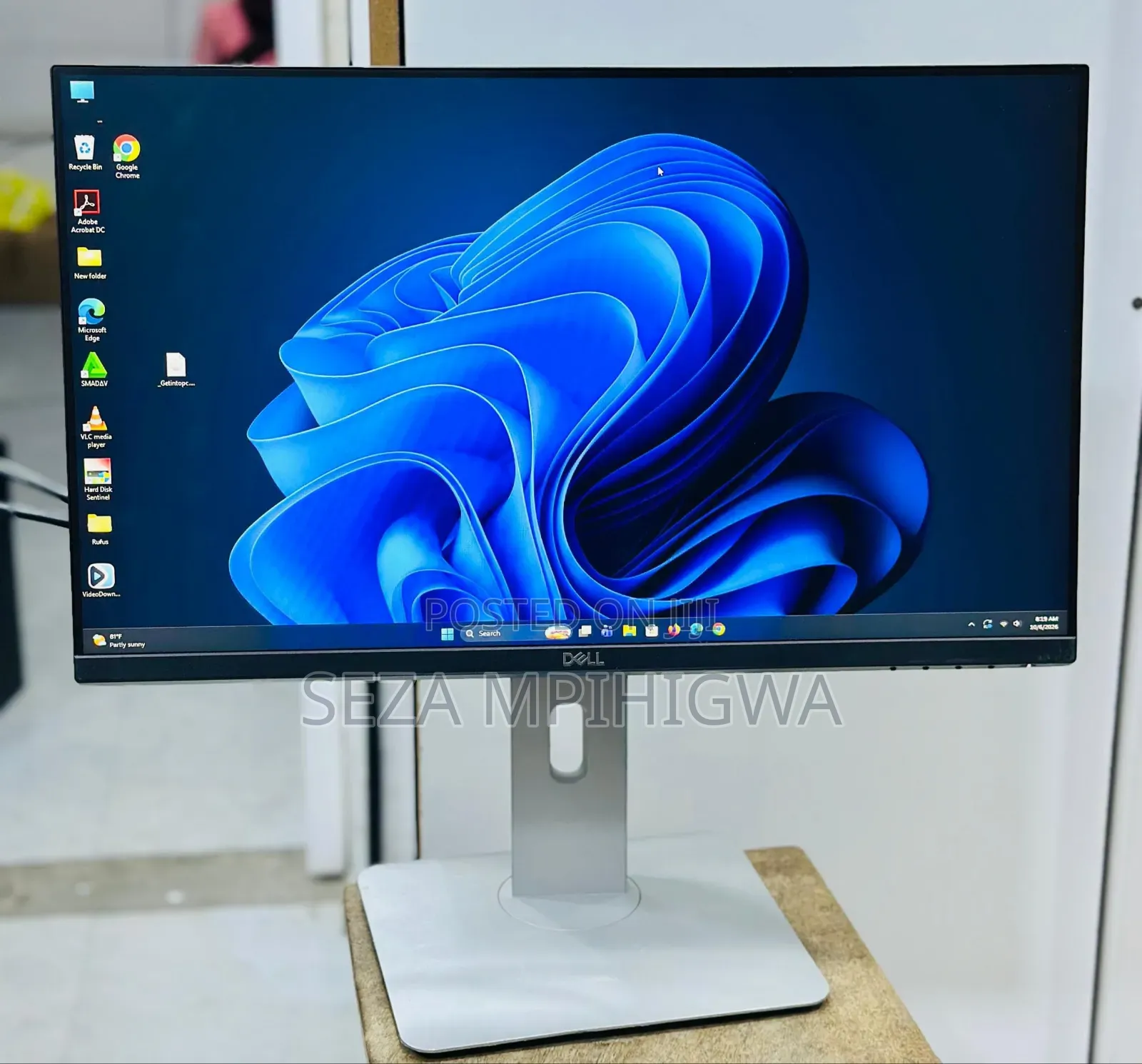 Dell UltraSharp / Professional Series Desktop Monitor INCH 24