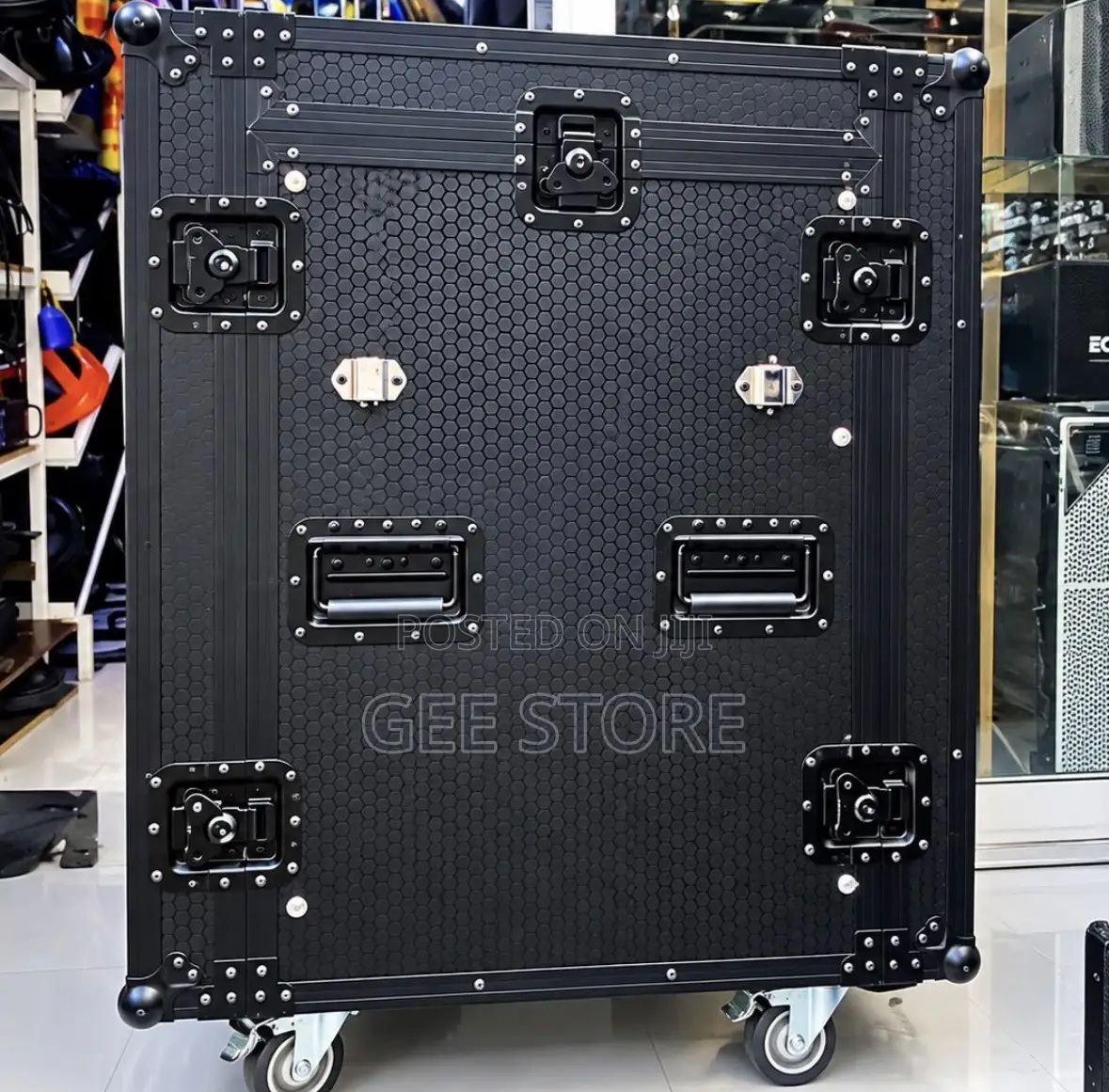 Heavy-Duty Flight Case / Road Case With a Black Hexagonal Laminate