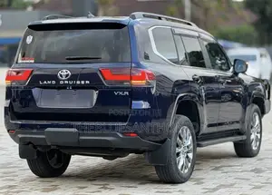 Toyota Land Cruiser 2024 Blue