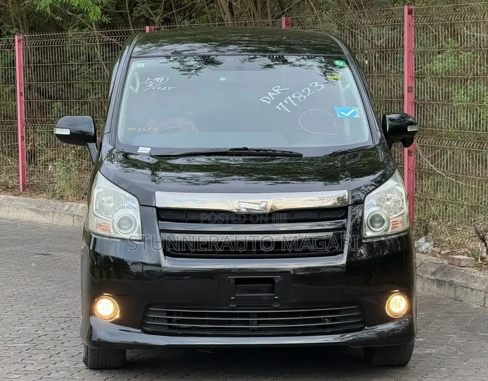 Toyota Noah 2009 Black