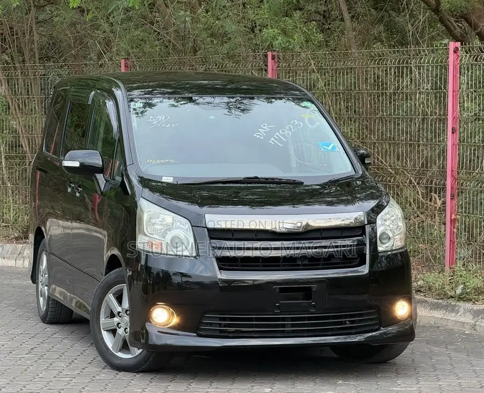 Toyota Noah 2009 Black