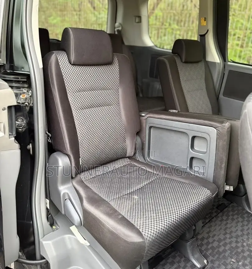 Toyota Noah 2009 Black