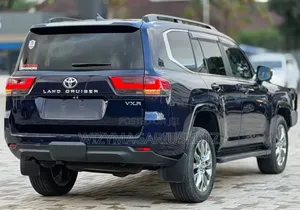 Toyota Land Cruiser LC300 2024 Purple