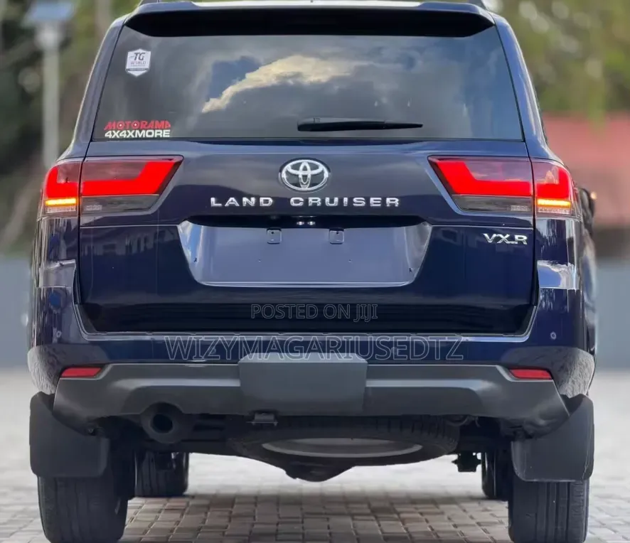 Toyota Land Cruiser LC300 2024 Purple