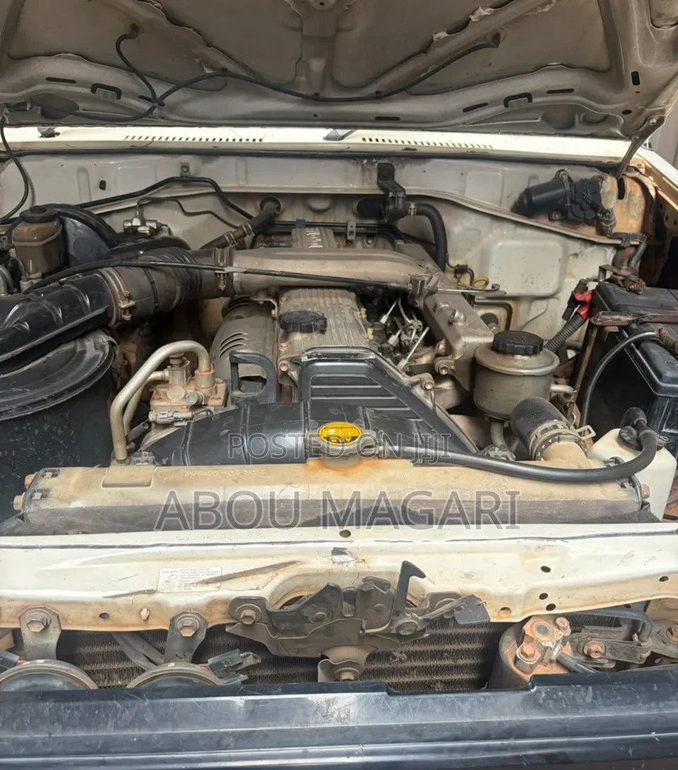 Toyota Land Cruiser Prado 2.7 2023 White