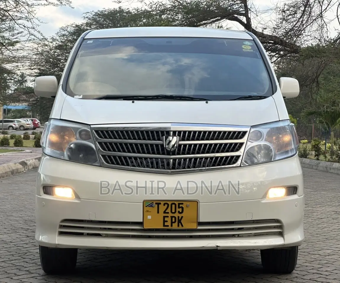 Toyota Alphard 2.4 Petrol FWD 2004 White