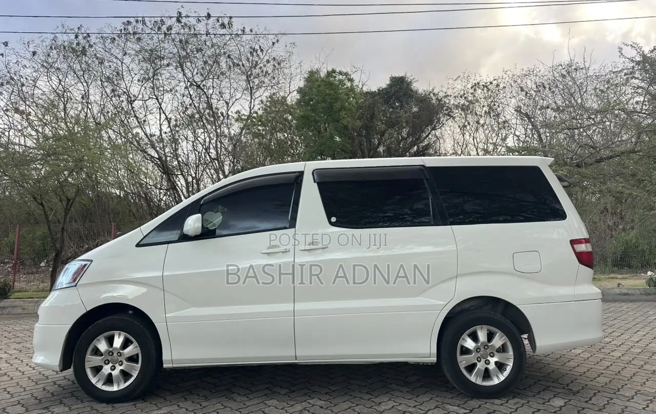 Toyota Alphard 2.4 Petrol FWD 2004 White